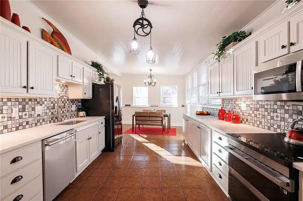 After photo of renovated Lotawana kitchen